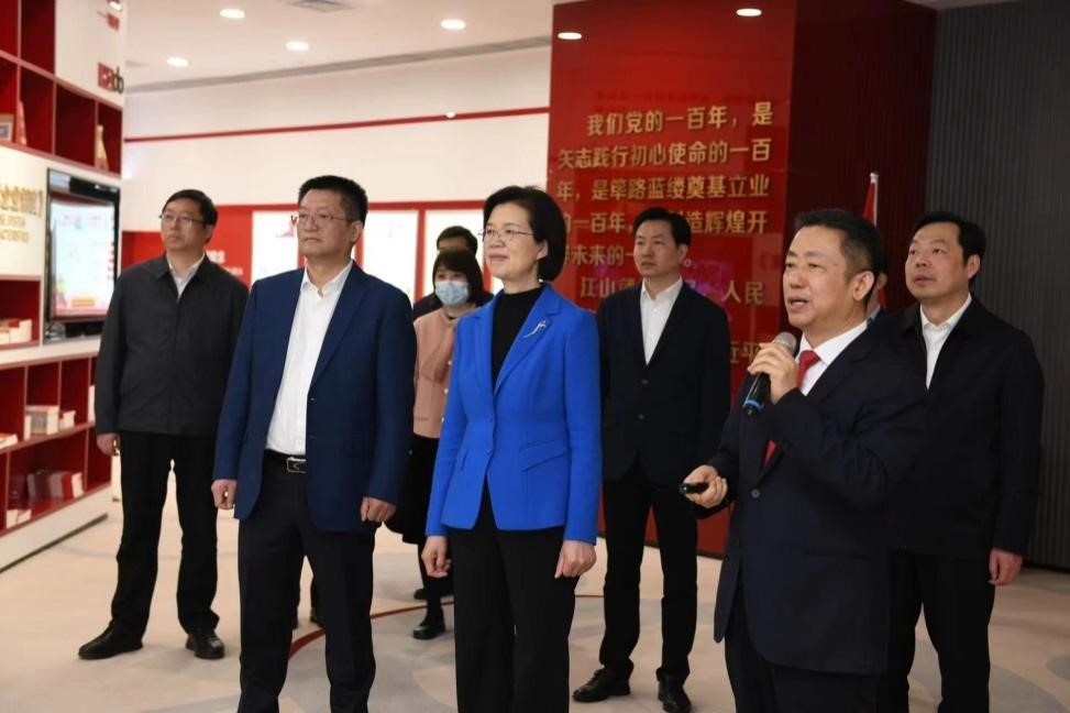 江蘇省委常委、組織部部長沈瑩調(diào)研紅豆1